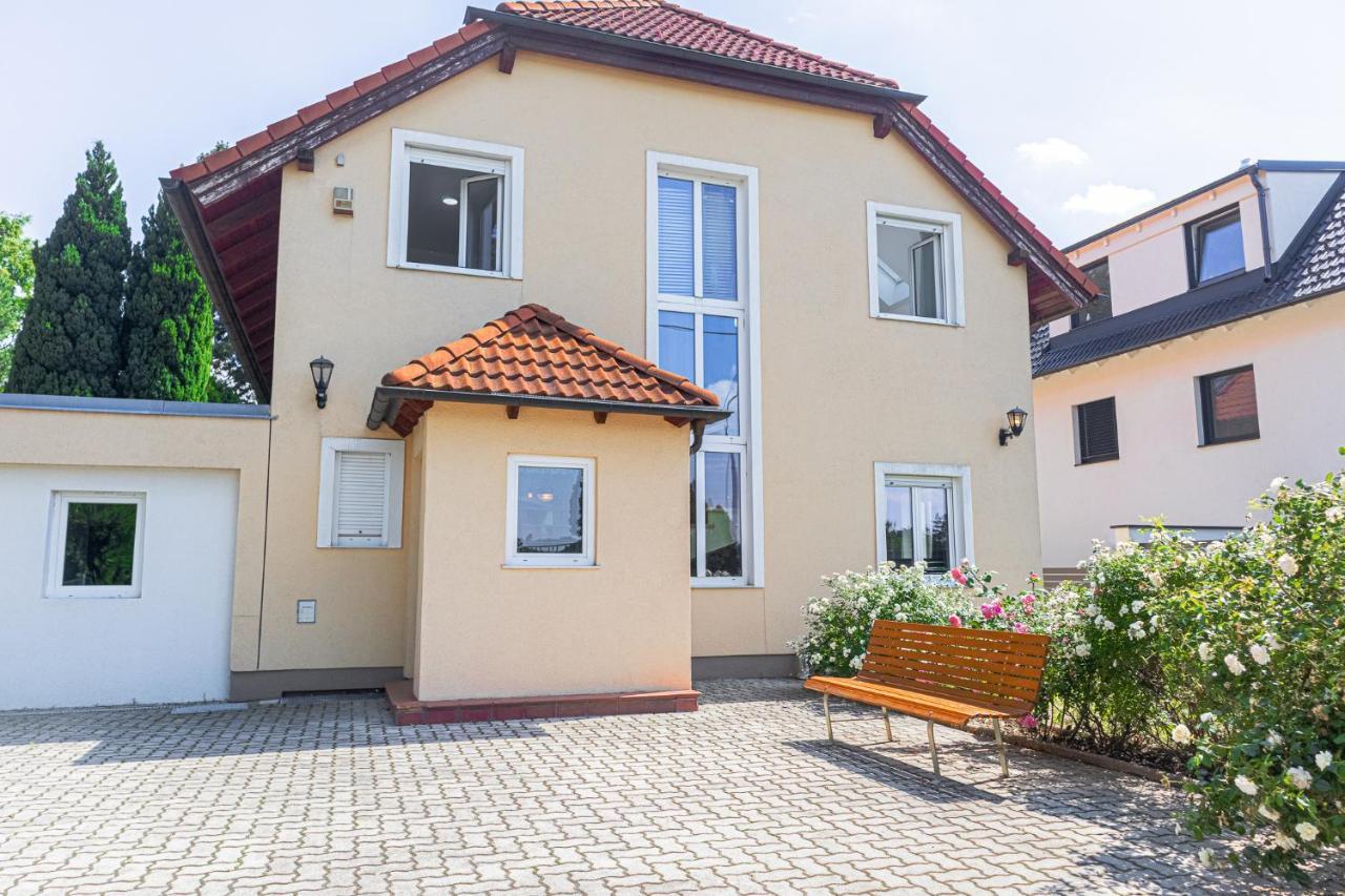 Exquisite Shared Villa - Your Private Room In This Beautiful Home Viyana Dış mekan fotoğraf